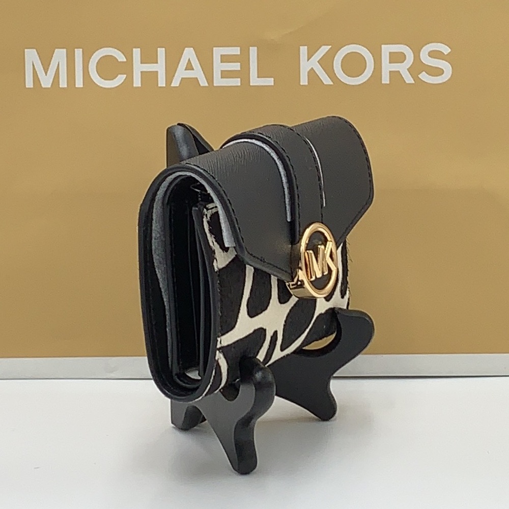 MICHAEL KORS
Carmen Medium Flap Bifold Faux Fur-Leather Wallet
BLACK COLOR - Picture 6 of 12
